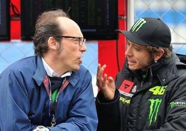 Valentino Rossi, Guido Meda e una MV Brutale scomparsa nella notte [VIDEO]