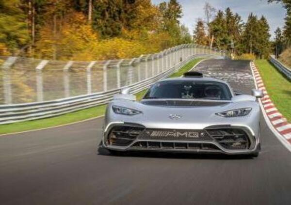 Mercedes Amg One da urlo al Nurburgring: migliorato di 8 secondi il record della mitica pista