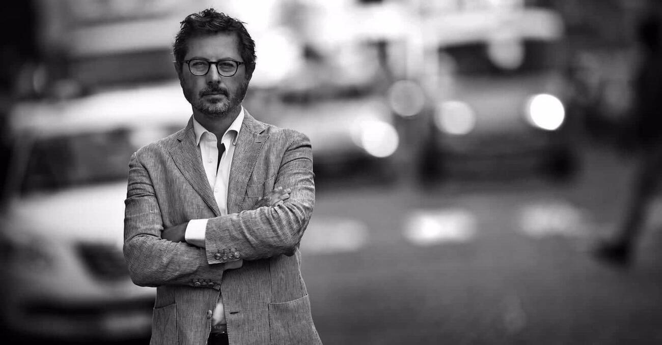 Denunciava il malcostume di Napoli: politico investito sotto casa