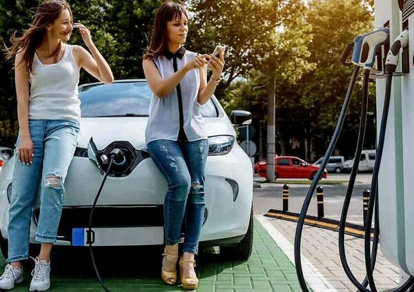 Con le silenziose auto elettriche ci saranno pi&ugrave; pedoni investiti?