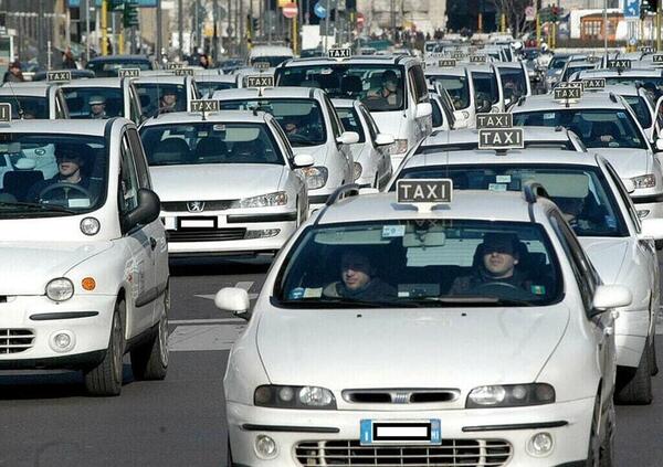 Le Iene e la prepotenza dei tassisti: niente Pos e tariffe fai da te