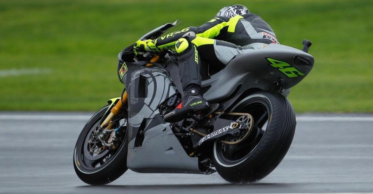 L&rsquo;incredibile retroscena di Valentino Rossi che corre con la Suzuki ci fa scendere la lacrimuccia