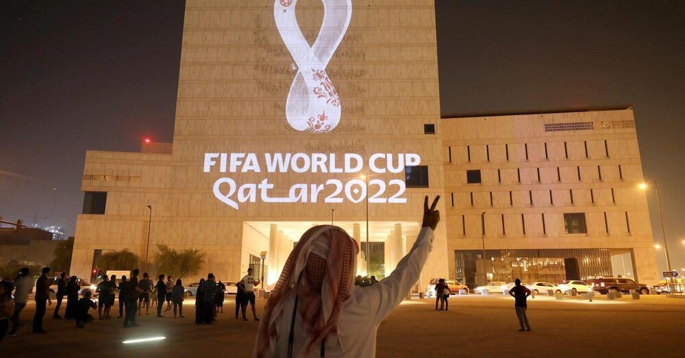 Qatar 2022, benvenuti al mondiale dei diritti che non ci sono. Ed ecco gli sponsor che ci sguazzano