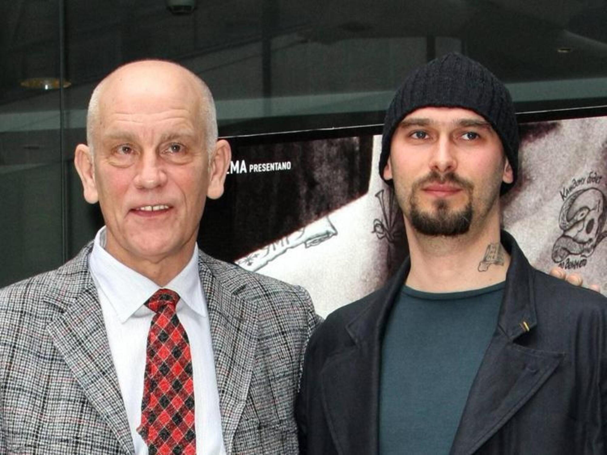 Nicolai Lilin con John Malkovich alla prèmier di Educazione Siberiana