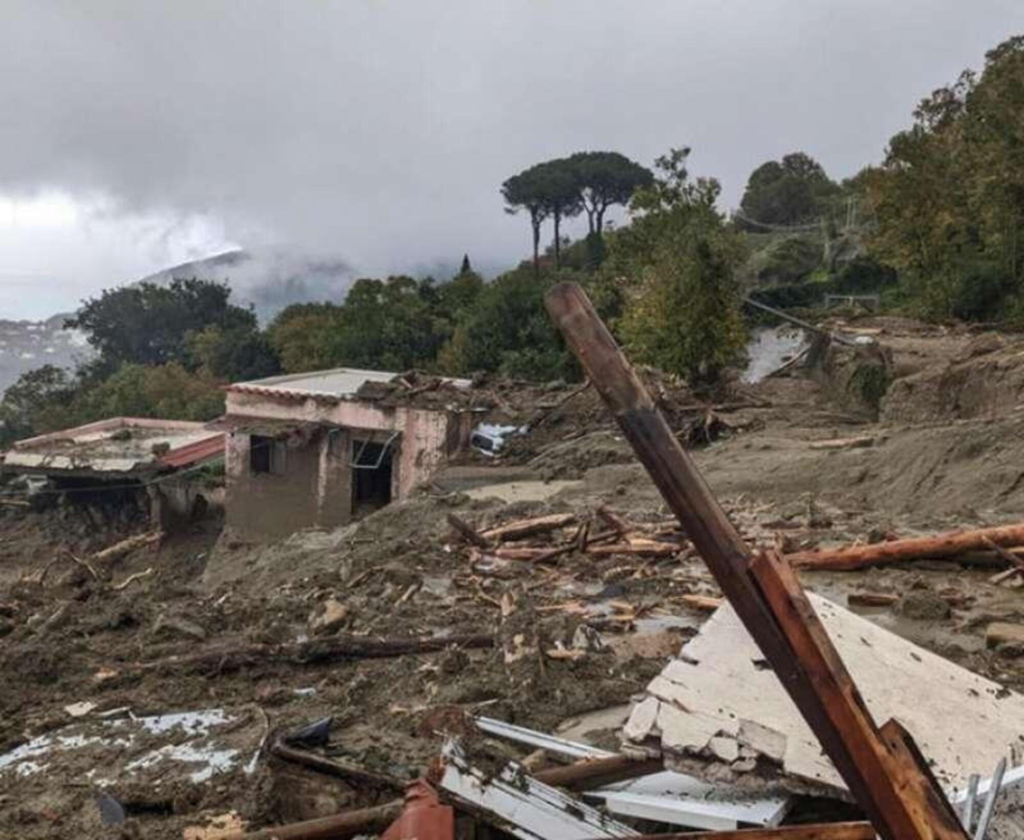 I danni della frana a Casamicciola (Ischia)