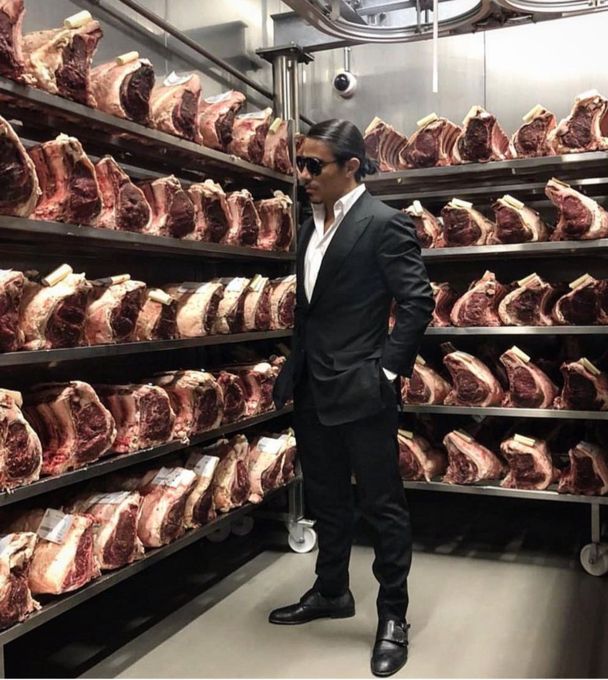 Salt Bae in una cella frigo