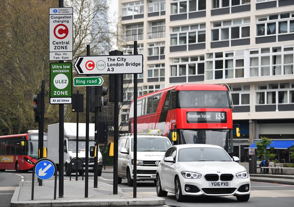 A Londra tassano le auto inquinanti. &Egrave; solo un&rsquo;anteprima di quello che succeder&agrave; in Italia?