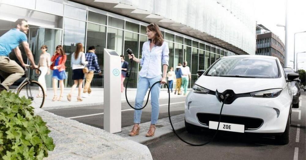 Perch&eacute; in Svizzera bloccano le auto elettriche? Mentre nel Regno Unito... 