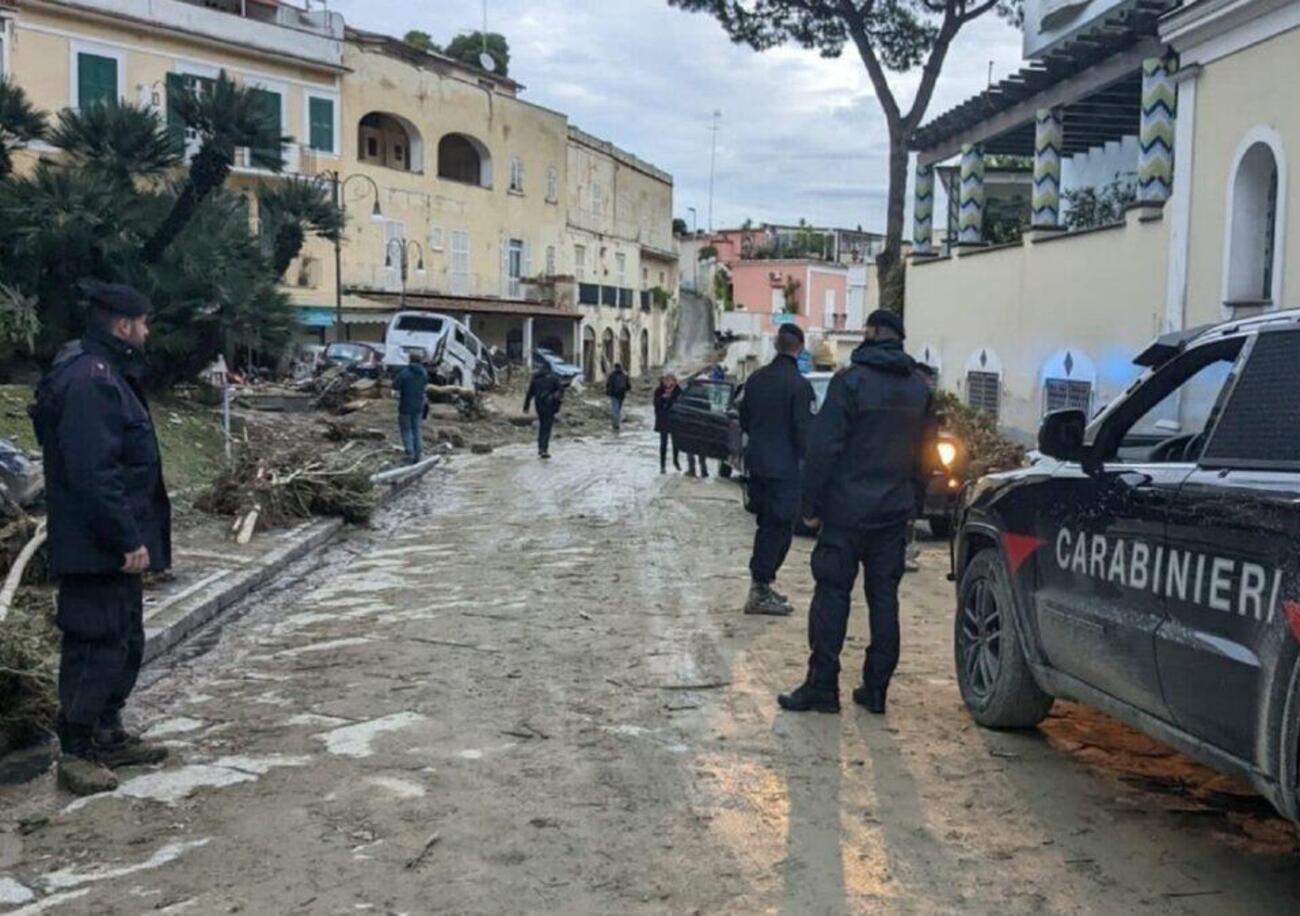 Sciacalli in azione a Casamicciola: 53enne accusato di ricettazione per il furto di un&#039;auto
