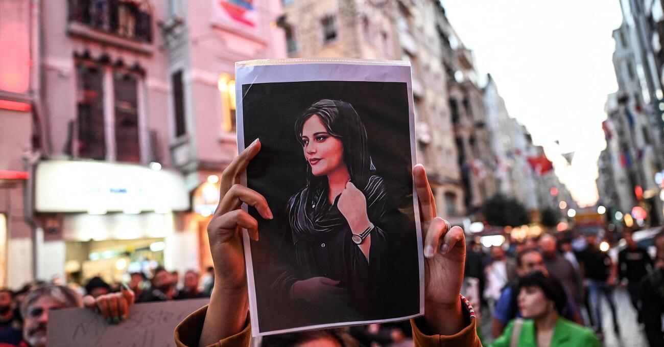 Le proteste in Iran contro il velo per le donne sono una vera rivoluzione. Ma senza un leader