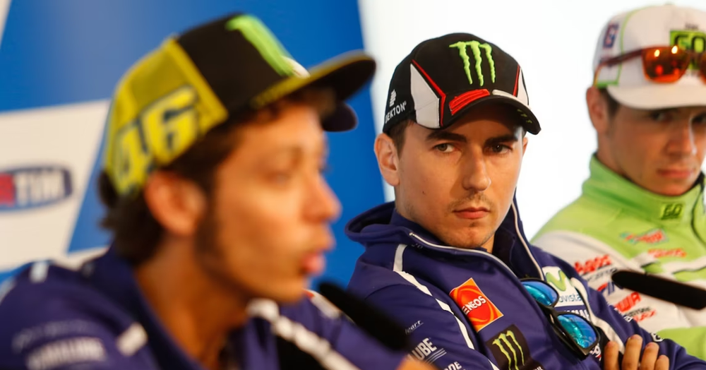 Jorge Lorenzo svela i retroscena sul 2015: &quot;Ho sfruttato la stampa per far sentire Valentino Rossi inferiore&quot;