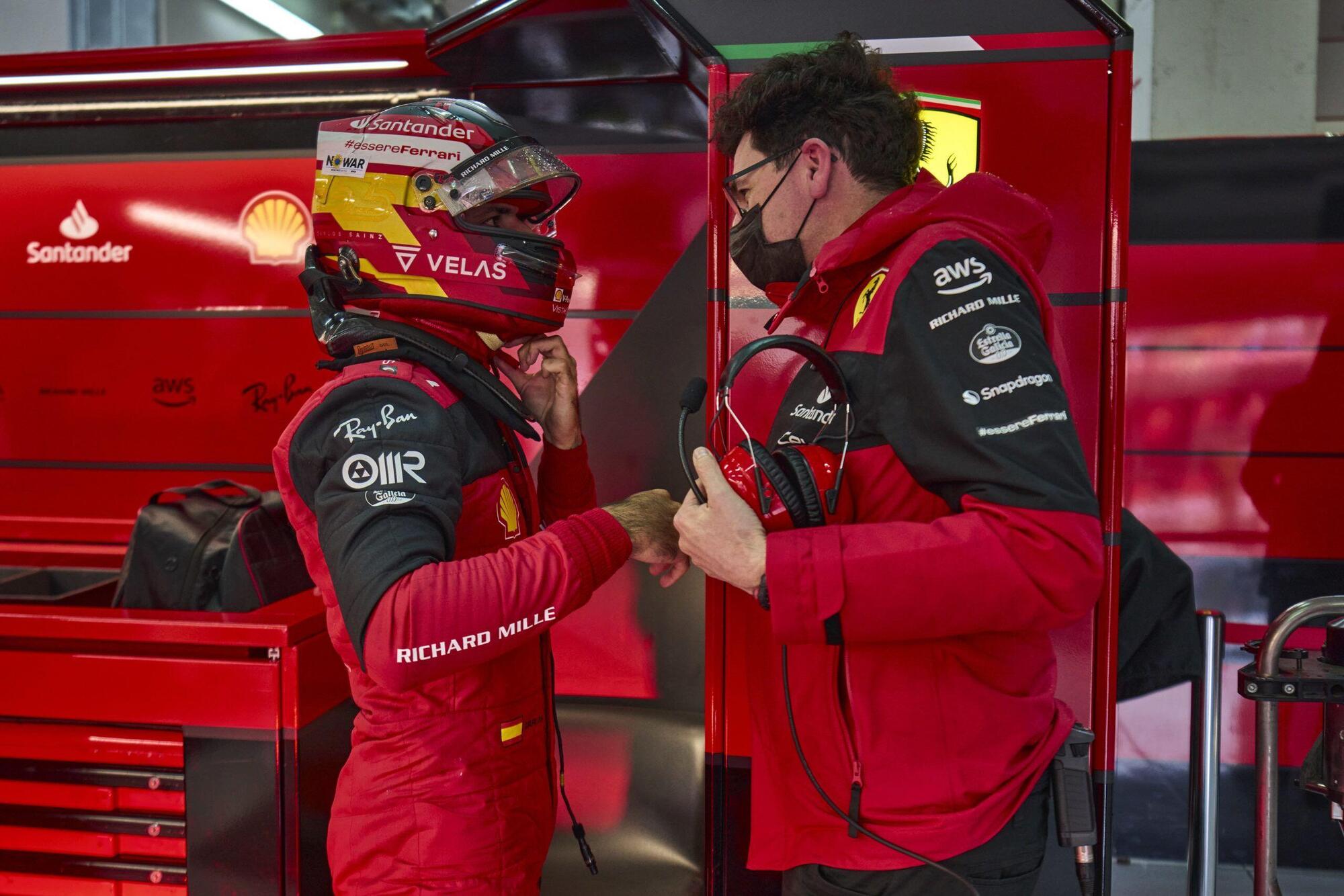 Carlos Sainz e Mattia Binotto