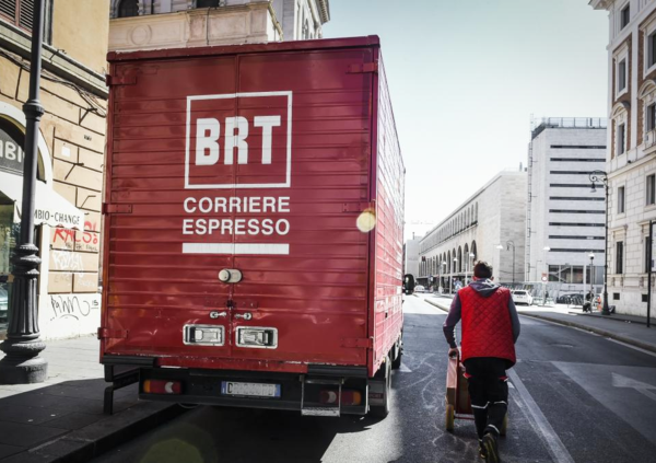 Altro che Francia-Marocco: i grandi corrieri francesi &ldquo;nascondono&rdquo; soldi al fisco italiano e sfruttano i lavoratori?