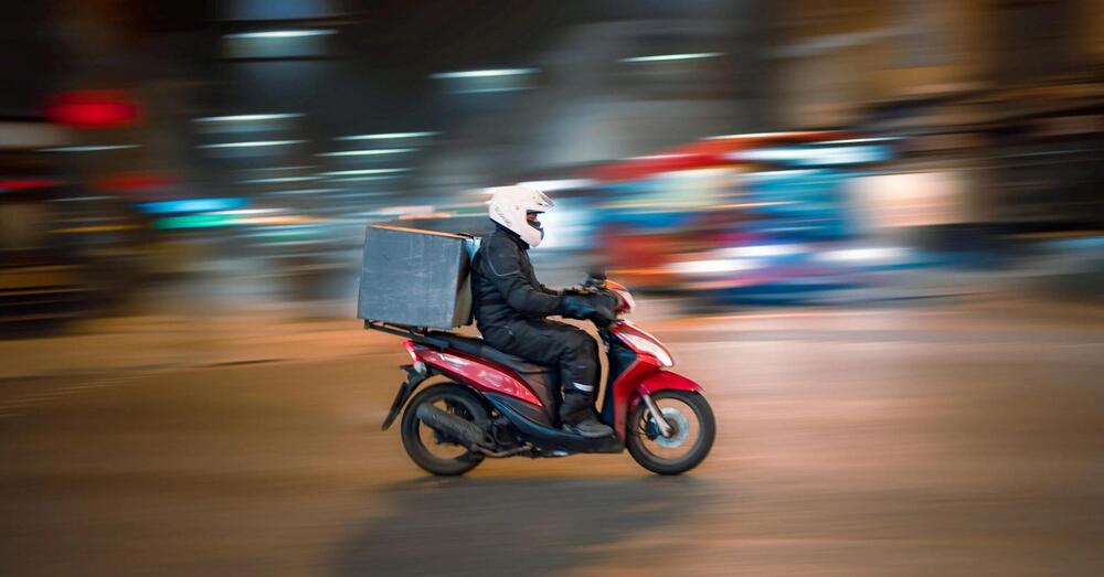 Rider travolto e ucciso da un&rsquo;auto: il conducente era sotto l&rsquo;effetto di un mix di stupefacenti 