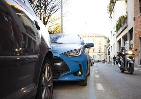 Al via l&rsquo;operazione &ldquo;Robin Hood&rdquo; a Milano: cos&igrave; aumentano le tariffe per chi ha una seconda auto