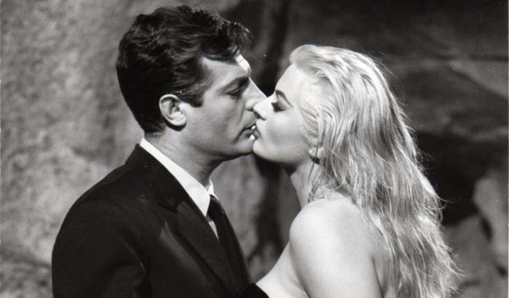 Marcello Mastroianni in &ldquo;La dolce vita&rdquo;