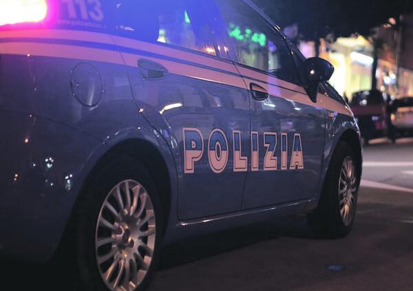 Spacciava nell&#039;auto parcheggiata sotto casa: padre denuncia il figlio tossicodipendente