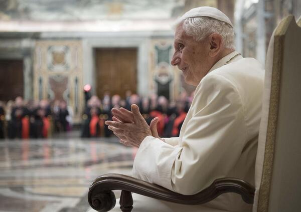 &Egrave; morto Benedetto XVI, il Papa dell&#039;amore agostiniano che ha combattuto contro un presente che si sgretola