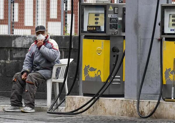 Anno nuovo, nuova stangata. Dall&rsquo;1 gennaio via le accise su benzina e diesel: ecco gli aumenti