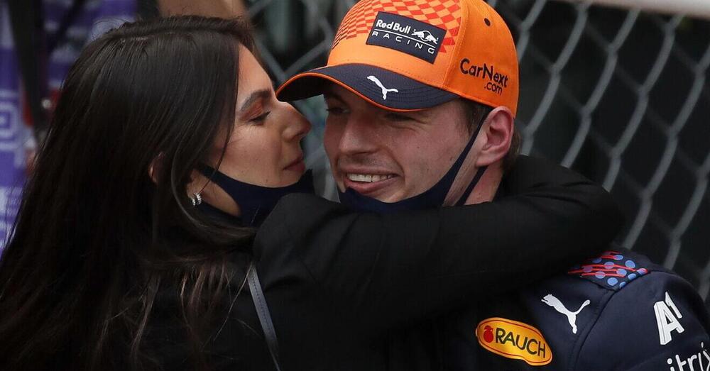 &quot;Max sempre pi&ugrave; simile a Nelson Piquet&quot;. La dichiarazione della compagna di Verstappen che fa discutere