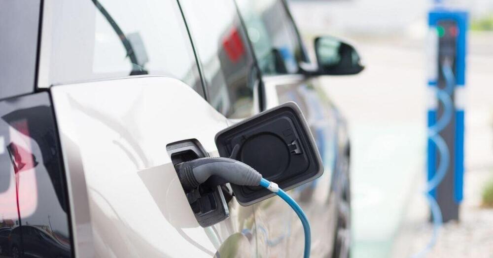 Ecco perch&eacute; il 2022 &egrave; stato un anno da dimenticare per le auto elettriche