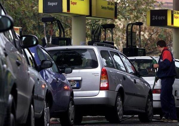 Prezzo dei carburanti? La speculazione &egrave; una bufala e il motivo dell&rsquo;aumento (limitato) &egrave; molto semplice