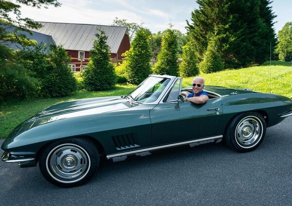 L&rsquo;ultima di Biden? Documenti top secret in garage, vicino alla sua Corvette d&rsquo;epoca [VIDEO]