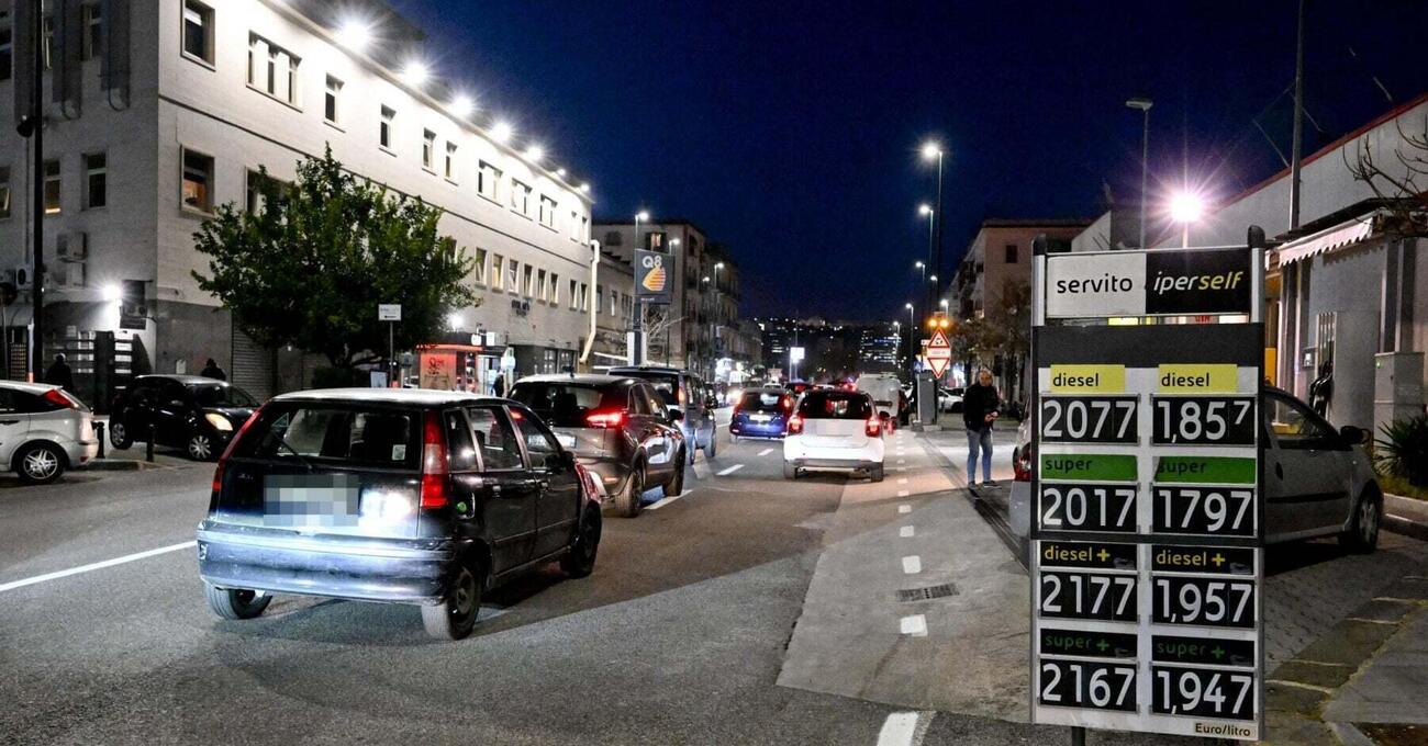 Ecco perch&eacute; dopo l&#039;incontro con i rappresentanti del governo i sindacati dei benzinai hanno congelato lo sciopero
