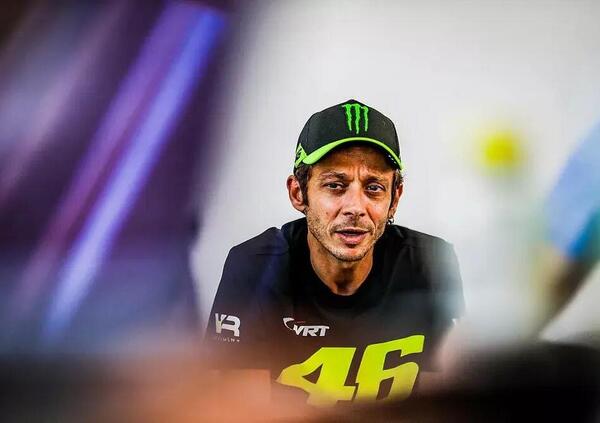 [LIVE] Valentino Rossi: &ldquo;Siamo qui per fare chilometri, per il podio vedremo&rdquo; ma la 24 Ore di Dubai non inizia come sperato