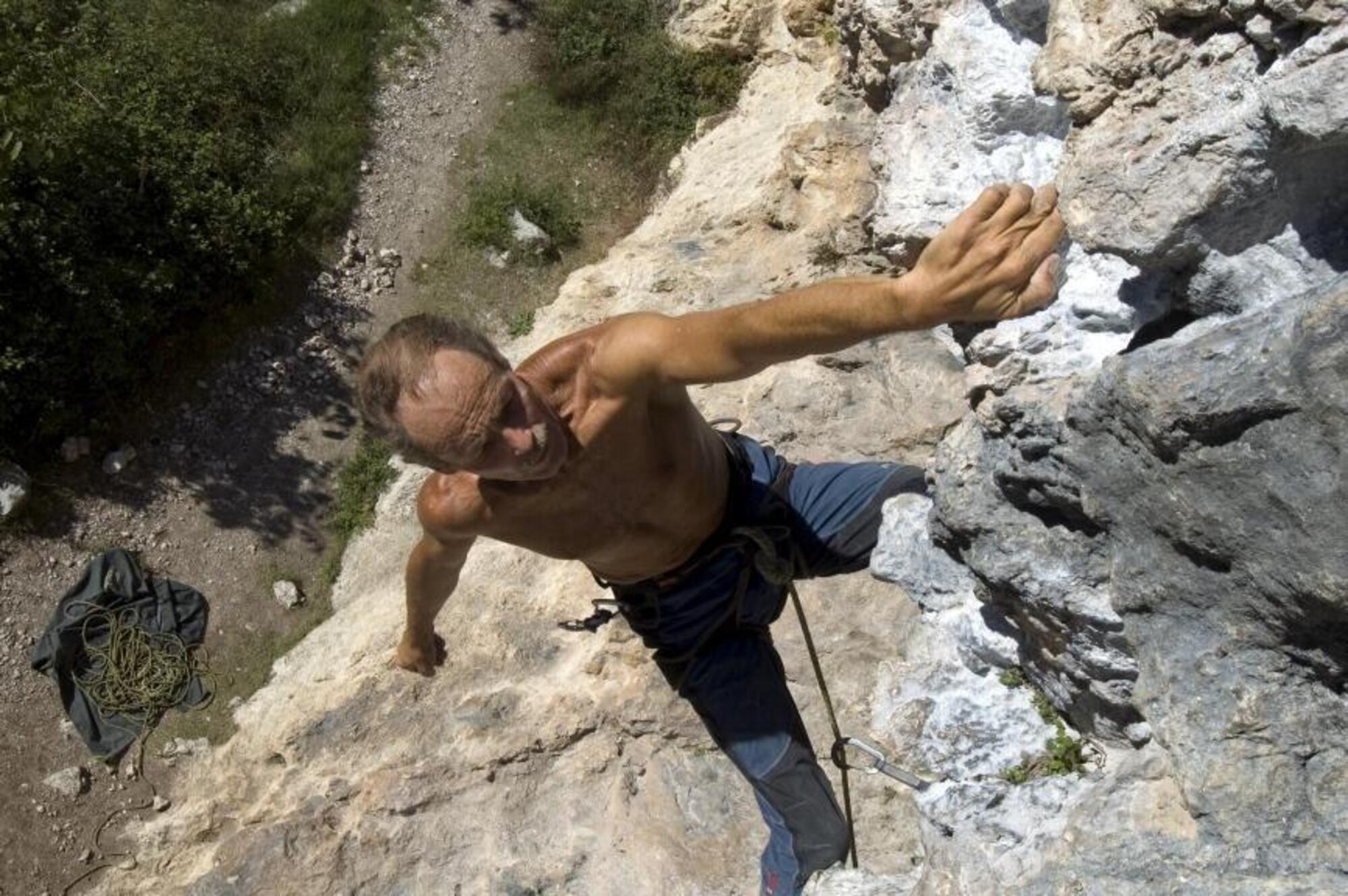 Erri De Luca in arrampicata