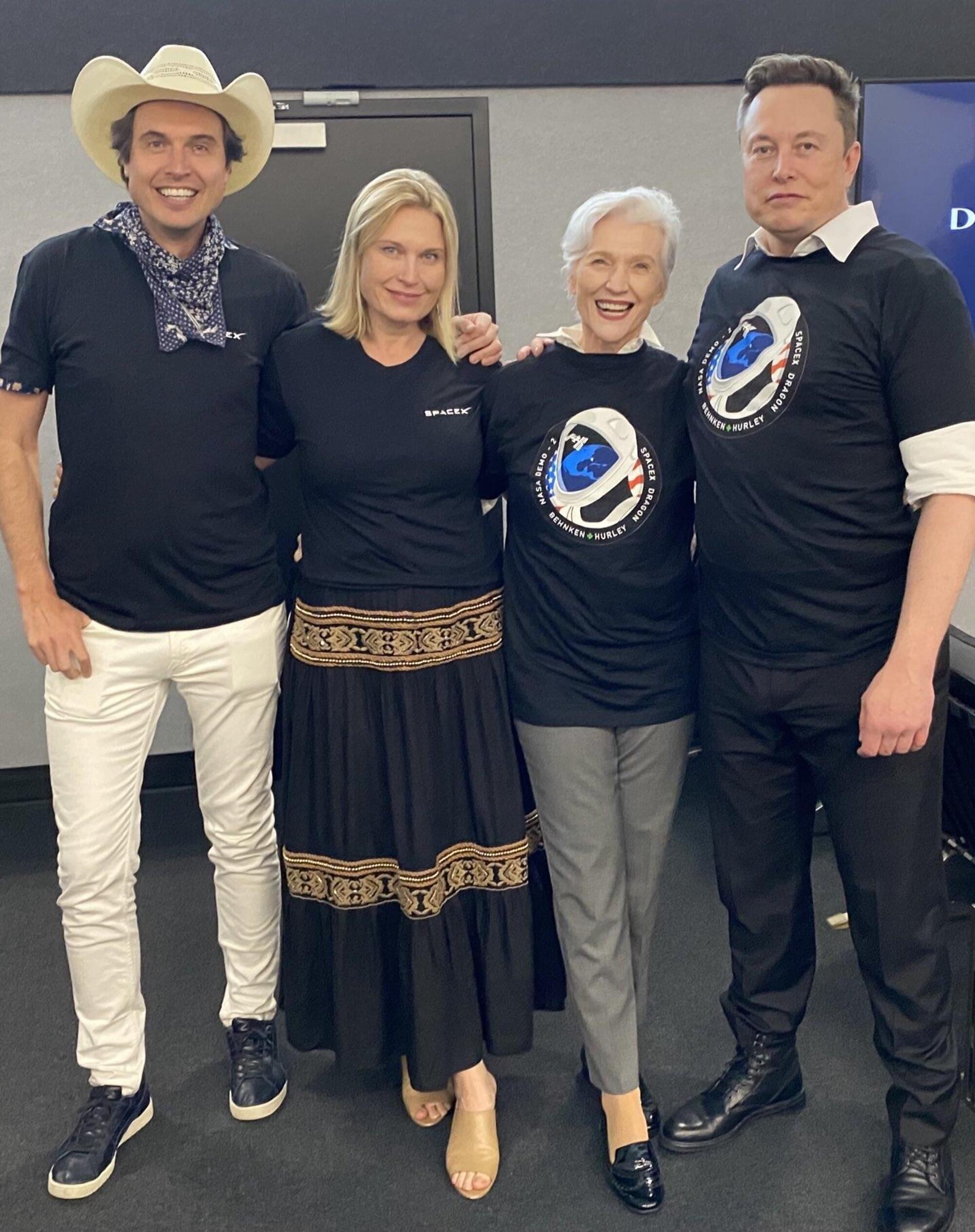 Maye Musk con i figli Kimbal, Tosca e Elon