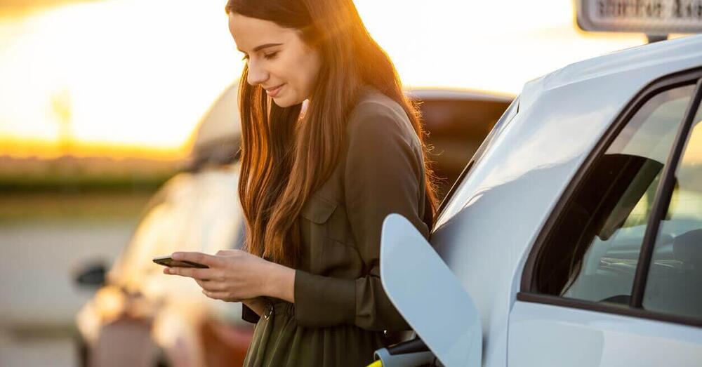 Le auto elettriche al 10% delle vendite globali, ma se non si abbassano i prezzi il 2023 sar&agrave; negativo