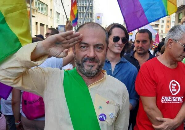 Ok, ma chi &egrave; il candidato che fa campagna elettorale sull&#039;app per incontri gay?