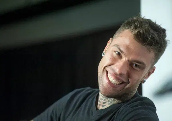 Fedez sghignazza sulle ricerche di Emanuela Orlandi, il fratello: "Una risata fuori luogo, ma lo perdono e continuo a cercarla"