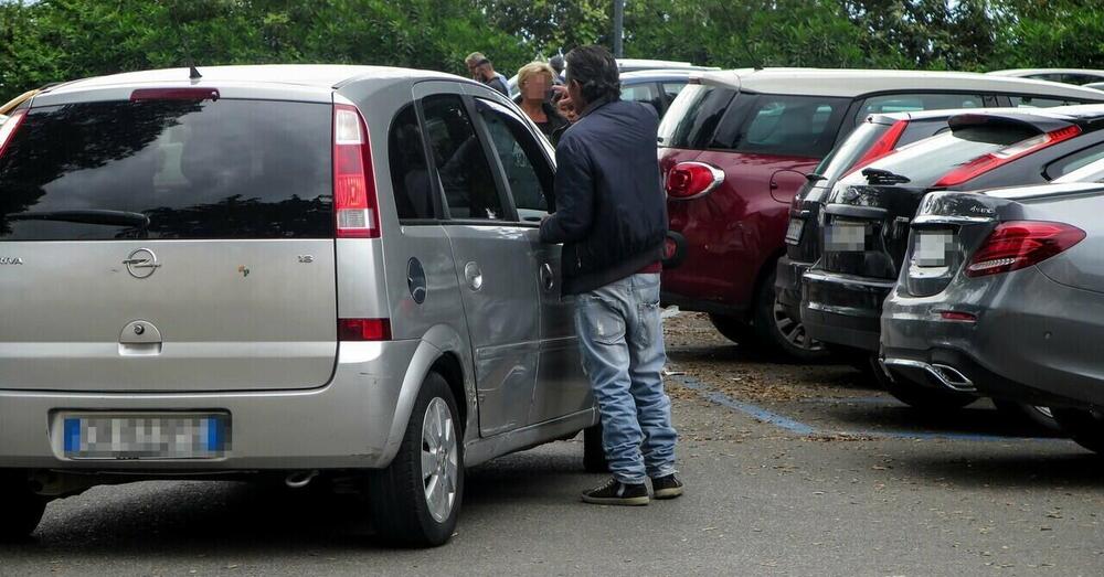 Auto assaltate e clan dei parcheggiatori abusivi, ecco come Napoli &egrave; diventata il regno delle gang