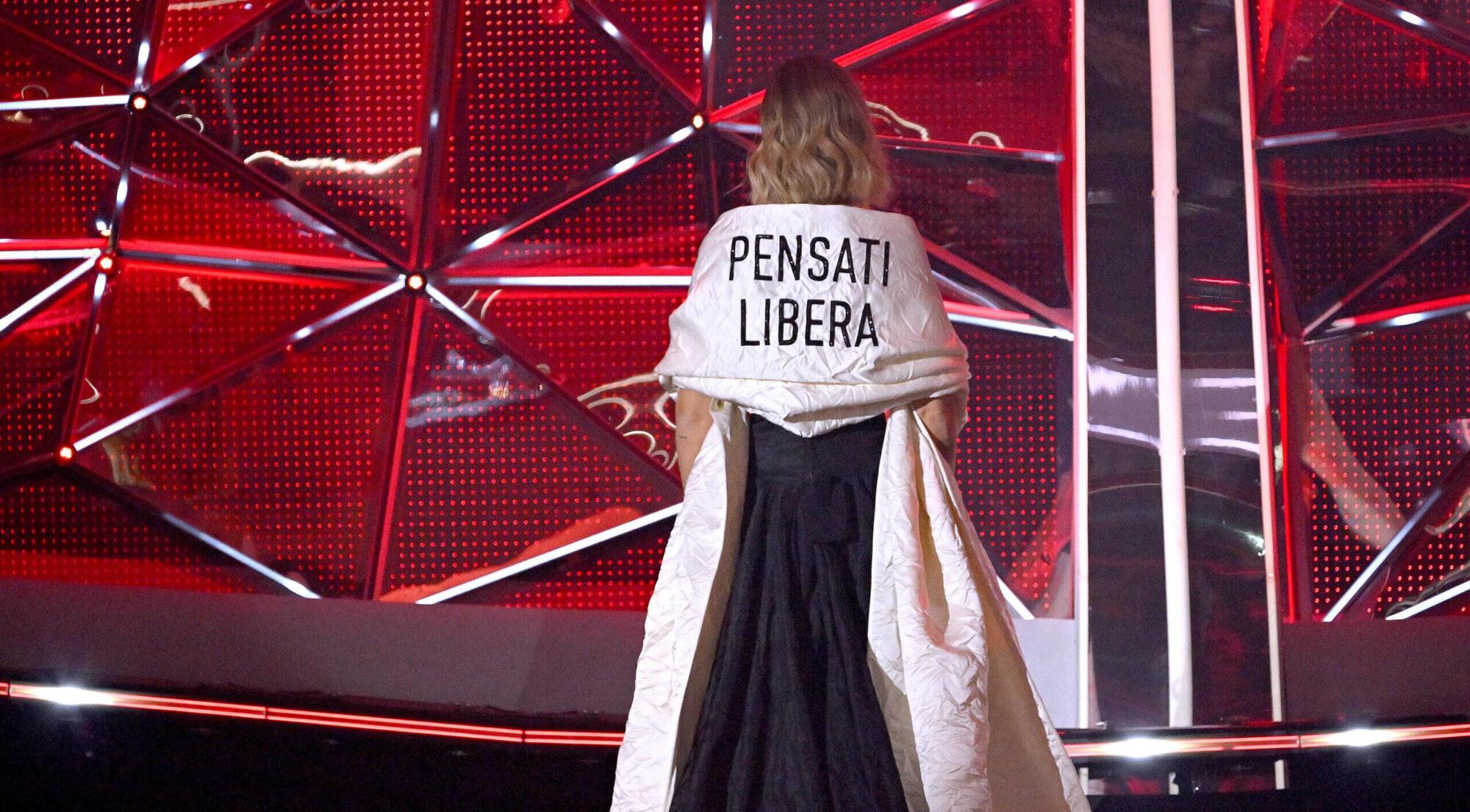 Chiara Ferragni Sanremo 2023 Pensati Libera