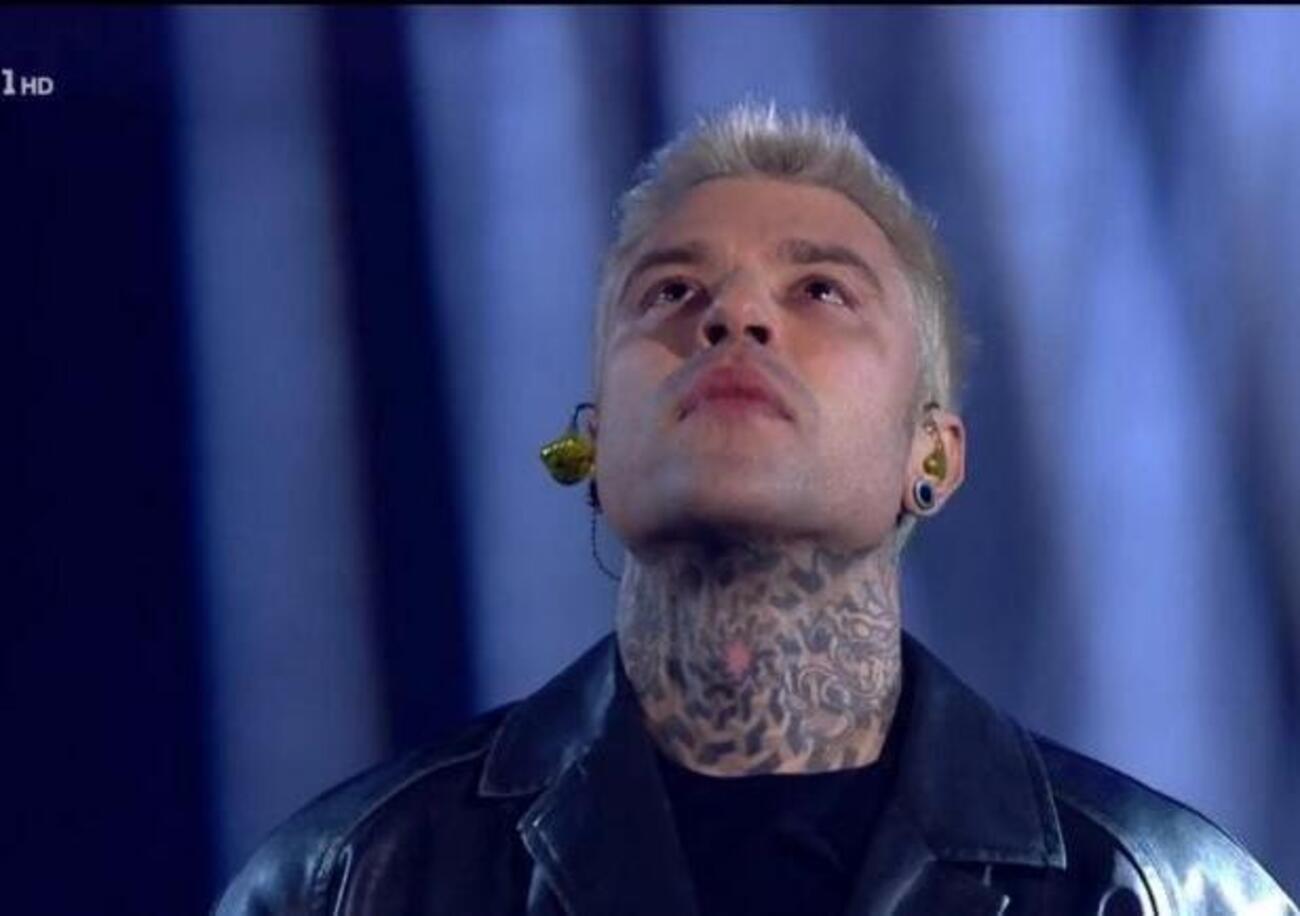 Fedez &egrave; ossessionato, come tutti gli artisti, dal fare qualcosa che rimanga nel tempo. Ma ci riesce?