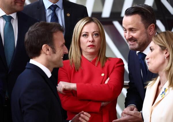 Meloni snobbata da Macron e Scholz su Zelensky: e se al suo posto ci fosse stata la Schlein (o la Ferragni)?