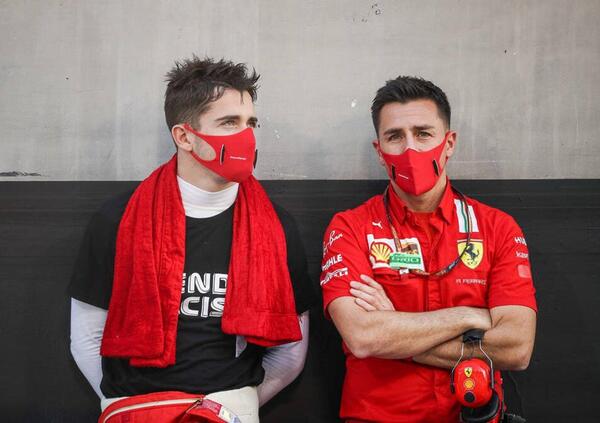 Andrea Ferrari racconta la preparazione fisica in Formula 1: tutto quello che c&#039;&egrave; dietro al corpo (e alla mente) di un pilota, spiegato dal preparatore di Leclerc