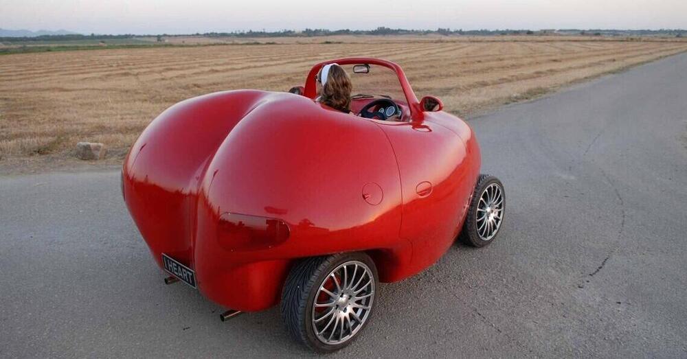 San Valentino, ecco le auto ideali per la festa degli innamorati: i modelli pi&ugrave; &ldquo;in love&rdquo;