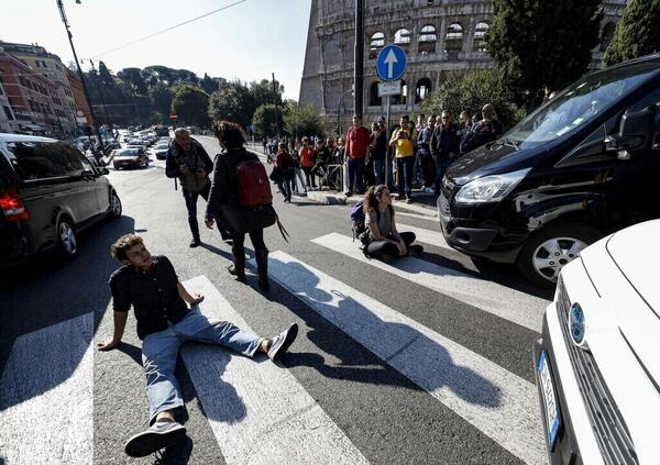 Siamo al paradosso &quot;verde&quot;. Ora gli ambientalisti non vogliono neanche le auto elettriche...