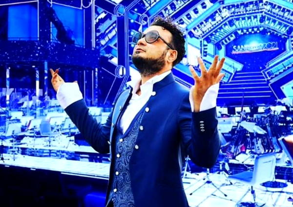 Melozzi, il nuovo Vessicchio, vero vincitore di Sanremo: dai M&aring;neskin a Grignani, chi &egrave; il direttore d&#039;orchestra pi&ugrave; cool del momento?