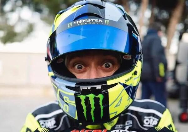 Come ha passato il compleanno Valentino Rossi? Beh, con quei bravi ragazzi e &quot;un burd&eacute;l&quot;!