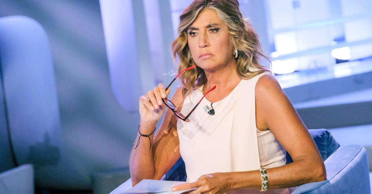 Auto rimossa per far posto al set di un film, la protesta di Myrta Merlino: “Abitare in centro è un disagio...”