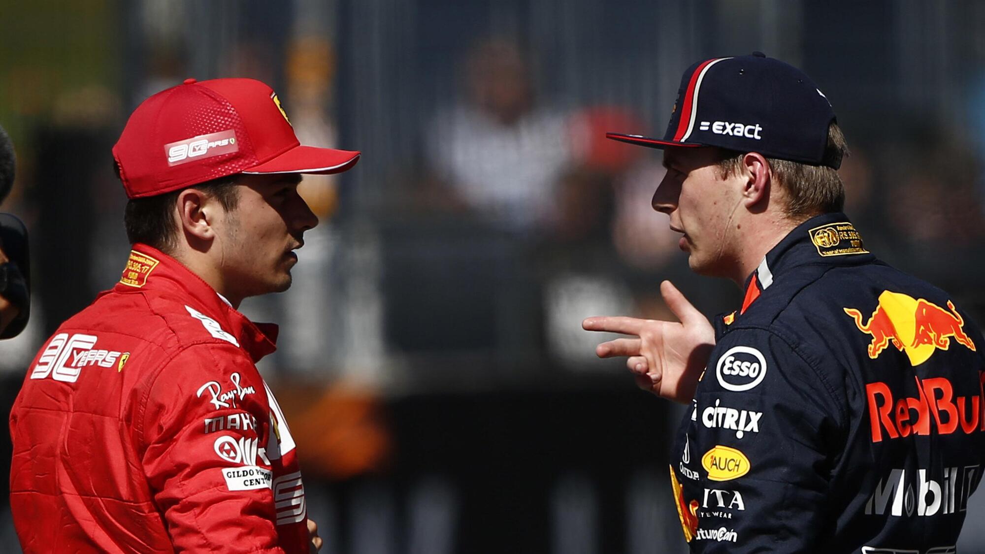 Max Verstappen e Charles Leclerc