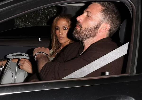 Non solo J-Lo: Ben Affleck ha un rapporto complicato anche con i parcheggi e le auto&hellip; [VIDEO]