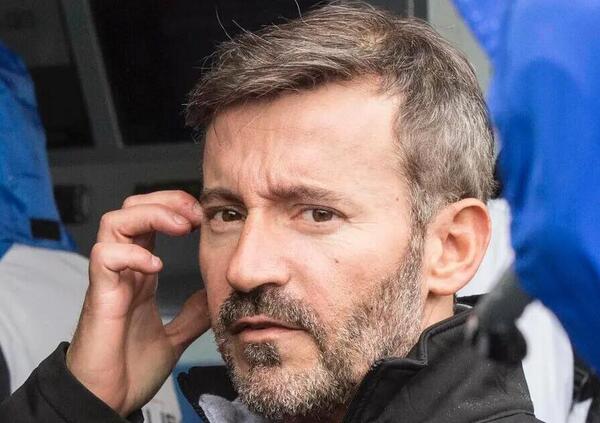 Max Biaggi va a mangiare al Crazy Pizza e bacchetta Briatore: &ldquo;No Flavio, cos&igrave; no!&rdquo;