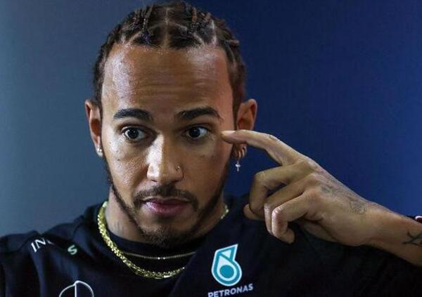 Hamilton in Ferrari? Arriva la smentita di Mercedes: ecco cosa hanno scritto sul futuro di Lewis