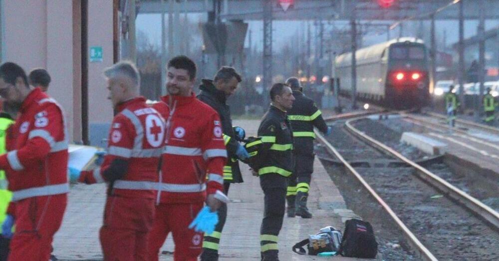 Due giovanissimi investiti dal treno: sul mancato utilizzo del sottopasso forse una &ldquo;sfida&rdquo; contro il tempo