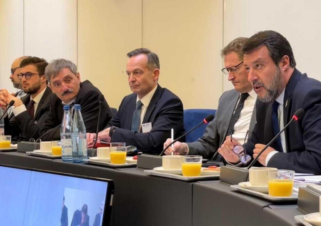 &ldquo;Euro 7? Meno persone potranno permettersi di cambiare auto&rdquo;: Italia e altri sette Paesi contro la norma antinquinamento